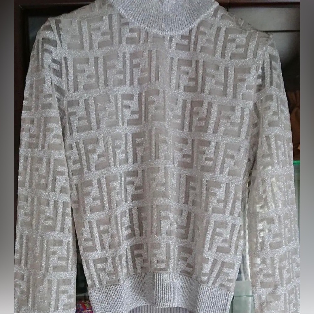 ❌SOLD V.C ❌Fendi iridescence silver imprinted FF pullover Fr36 S/M/L